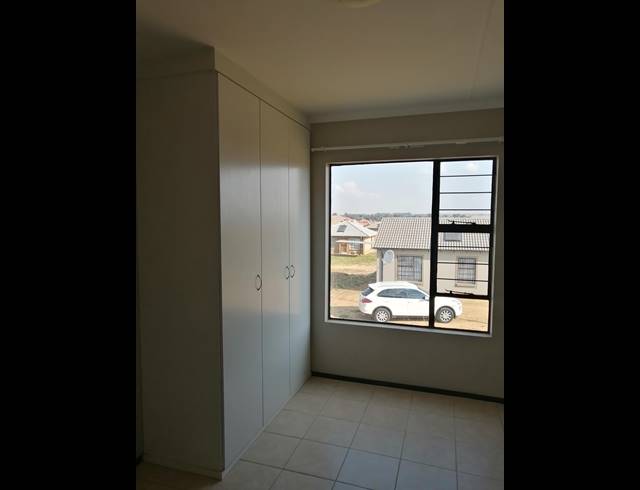 3 BEDROOM FREEHOLD FOR SALE IN SHARON PARK